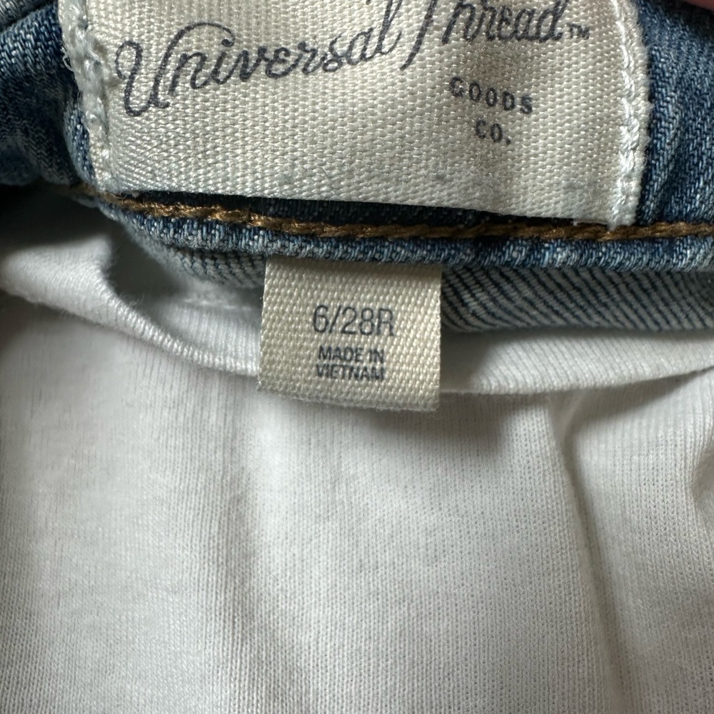 Universal Thread High-Rise Wide Leg Jeans in Light Blue Wash - Picture 3 of 3